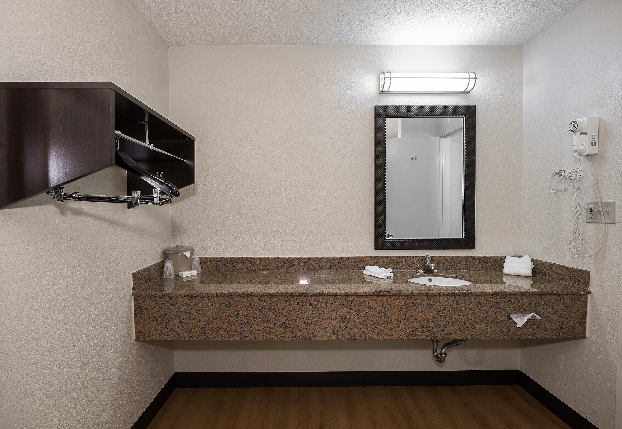 Red Roof Inn Bloomington - Normal/University Εξωτερικό φωτογραφία