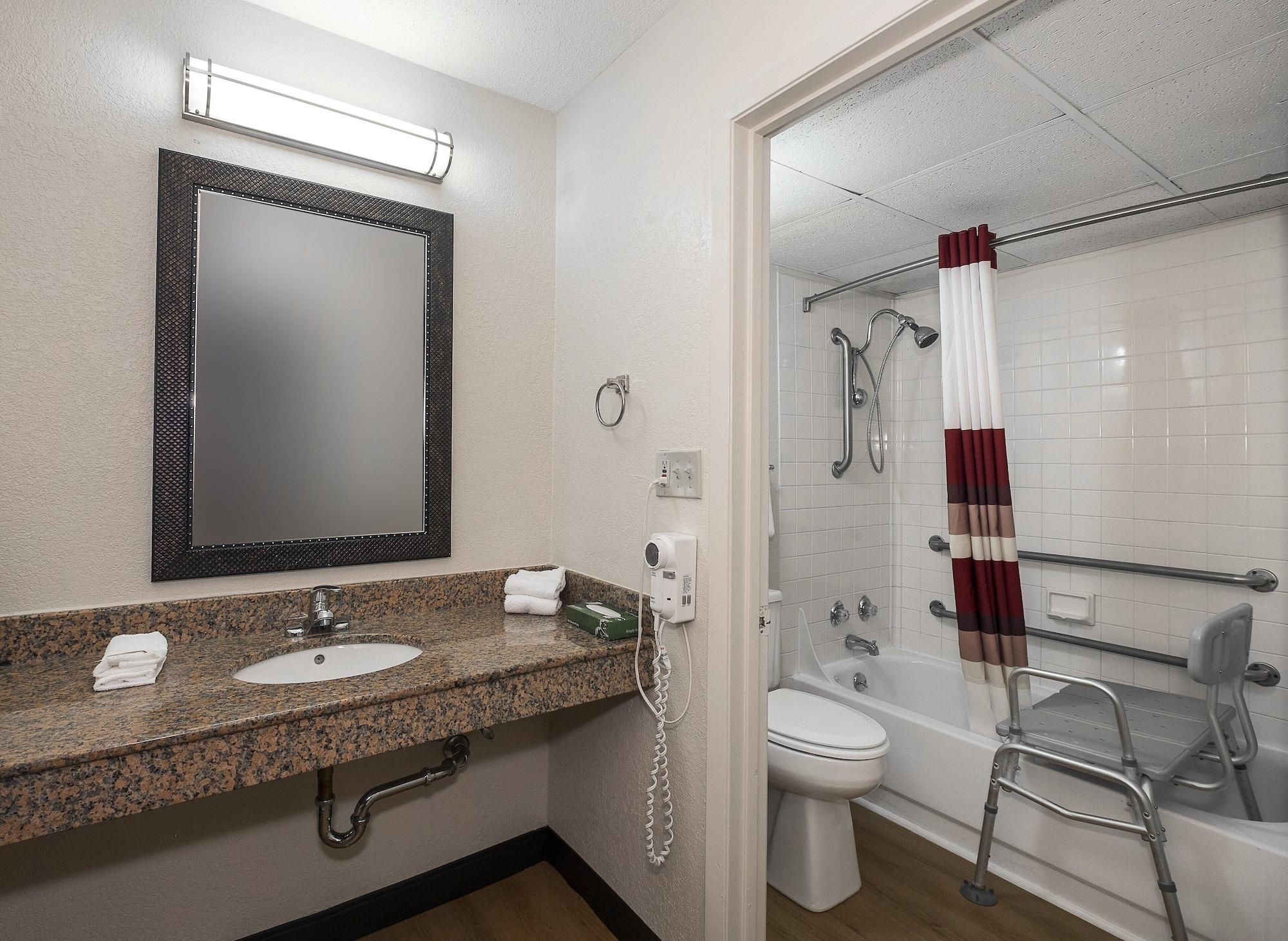 Red Roof Inn Bloomington - Normal/University Εξωτερικό φωτογραφία